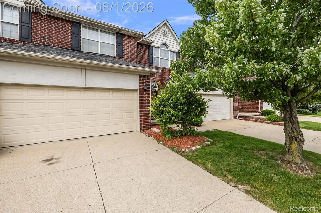 19208 W 11 Mile Road Lathrup Village City MI 48076
