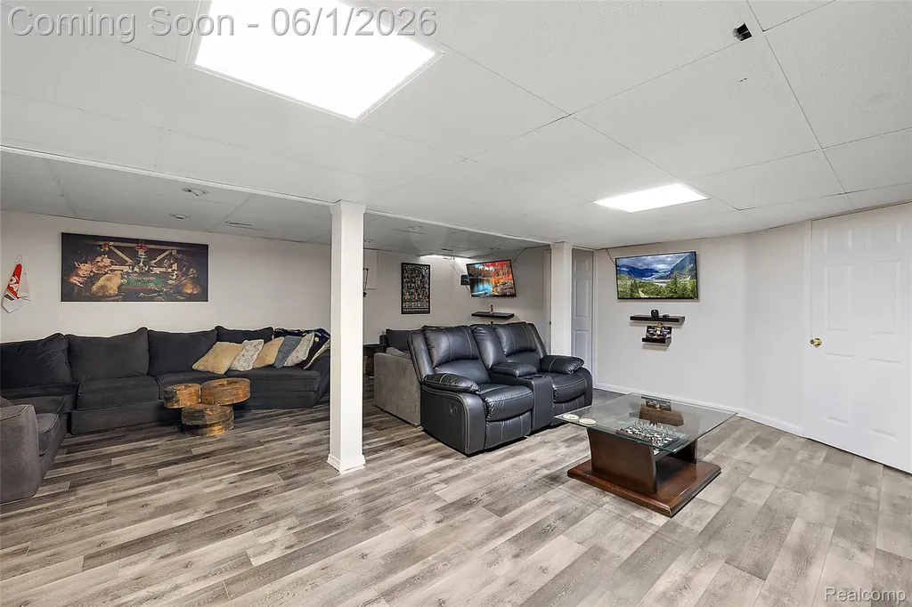 19208 W 11 Mile Road Lathrup Village City MI 48076