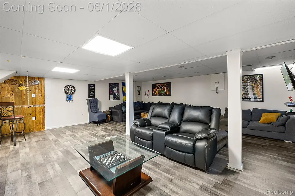 19208 W 11 Mile Road Lathrup Village City MI 48076