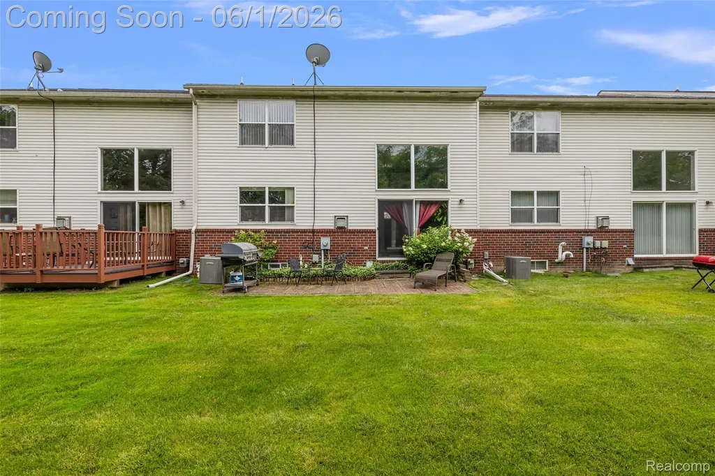 19208 W 11 Mile Road Lathrup Village City MI 48076