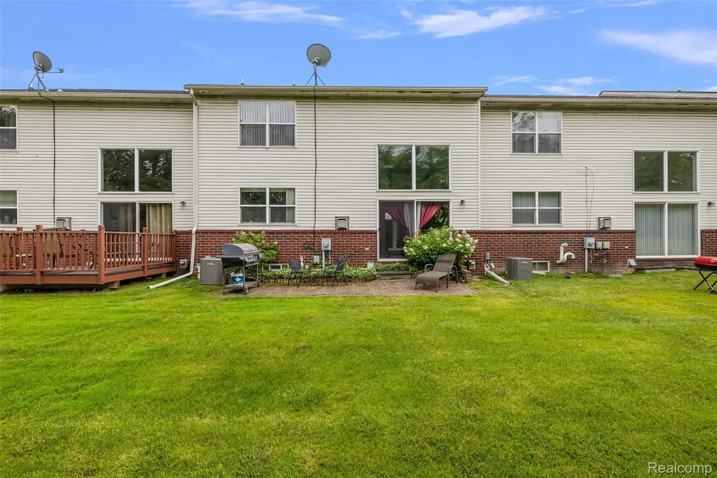 19208 W 11 Mile Road Lathrup Village City MI 48076