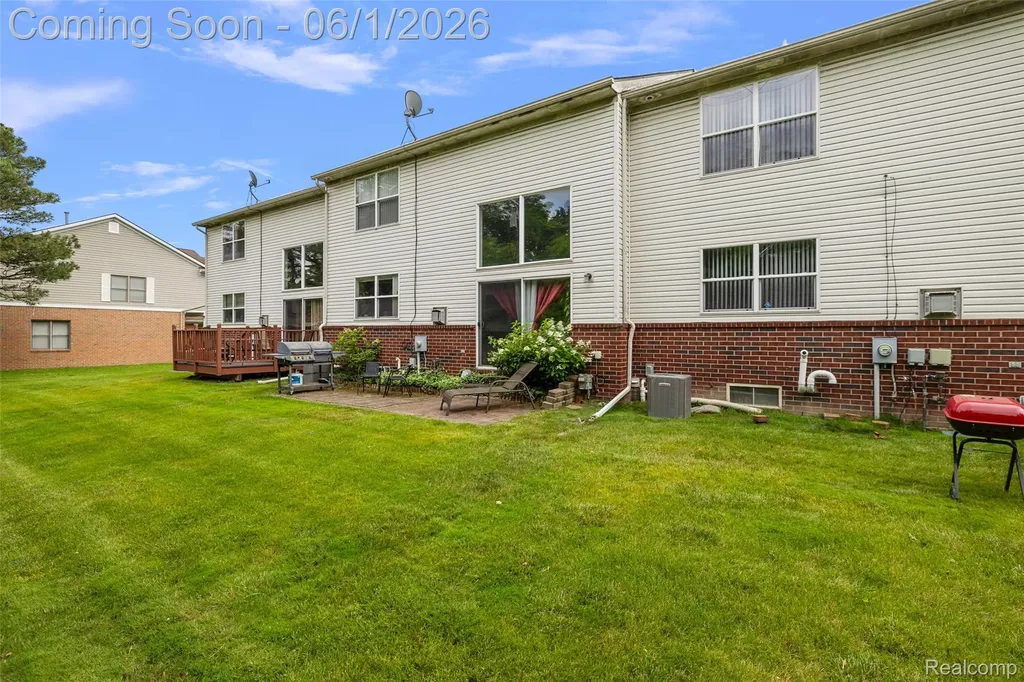 19208 W 11 Mile Road Lathrup Village City MI 48076