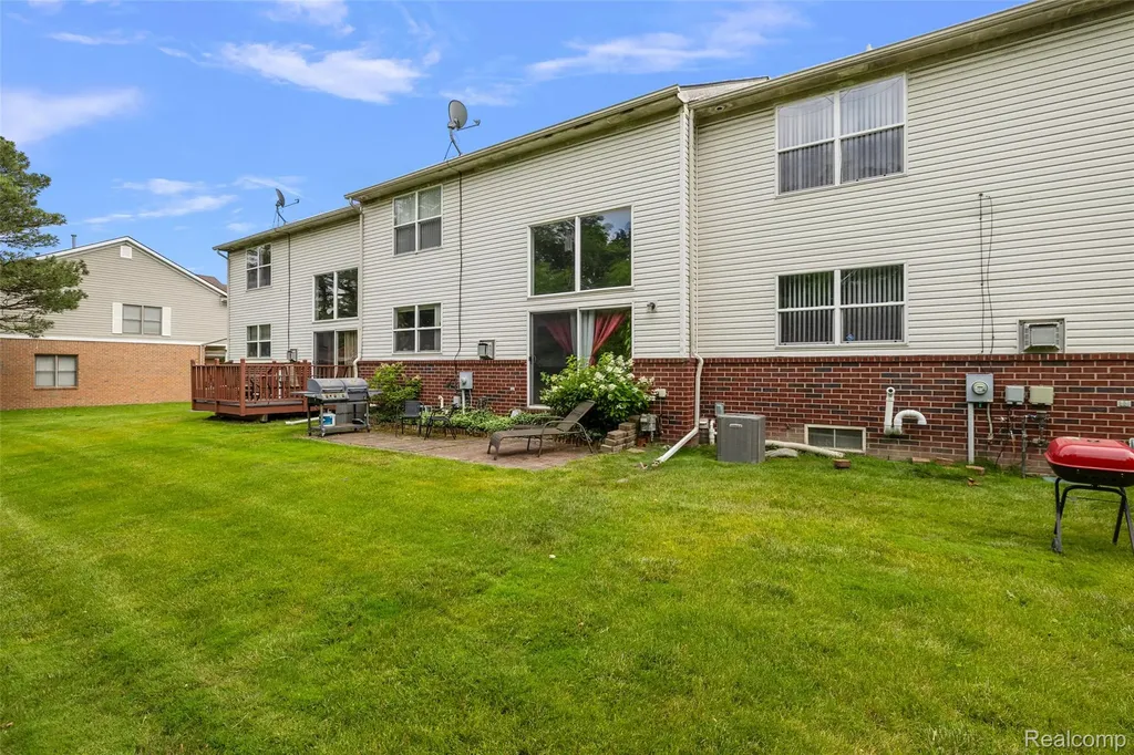 19208 W 11 Mile Road Lathrup Village City MI 48076
