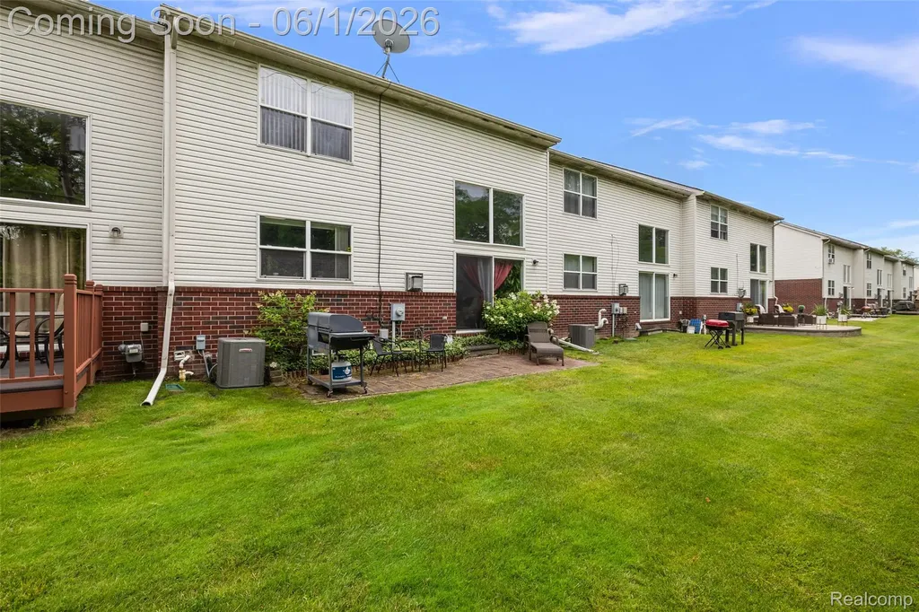 19208 W 11 Mile Road Lathrup Village City MI 48076