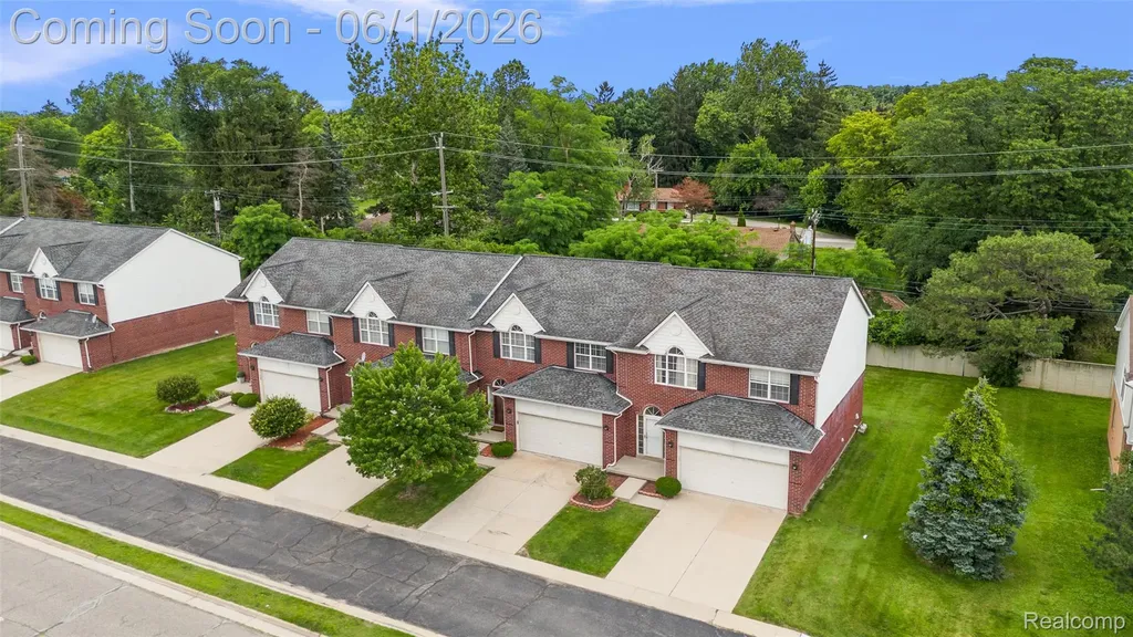 19208 W 11 Mile Road Lathrup Village City MI 48076
