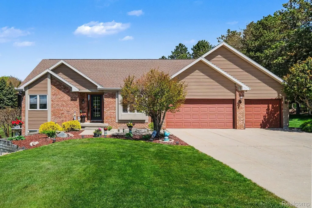 408 N Outlook Court Perry Township MI 48872