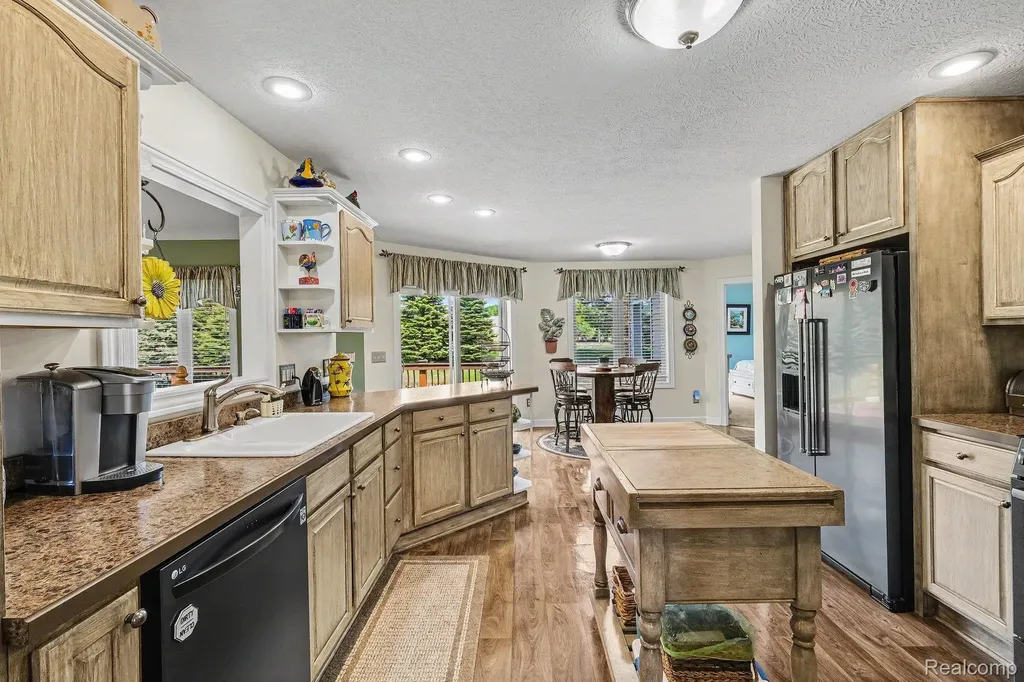 408 N Outlook Court Perry Township MI 48872