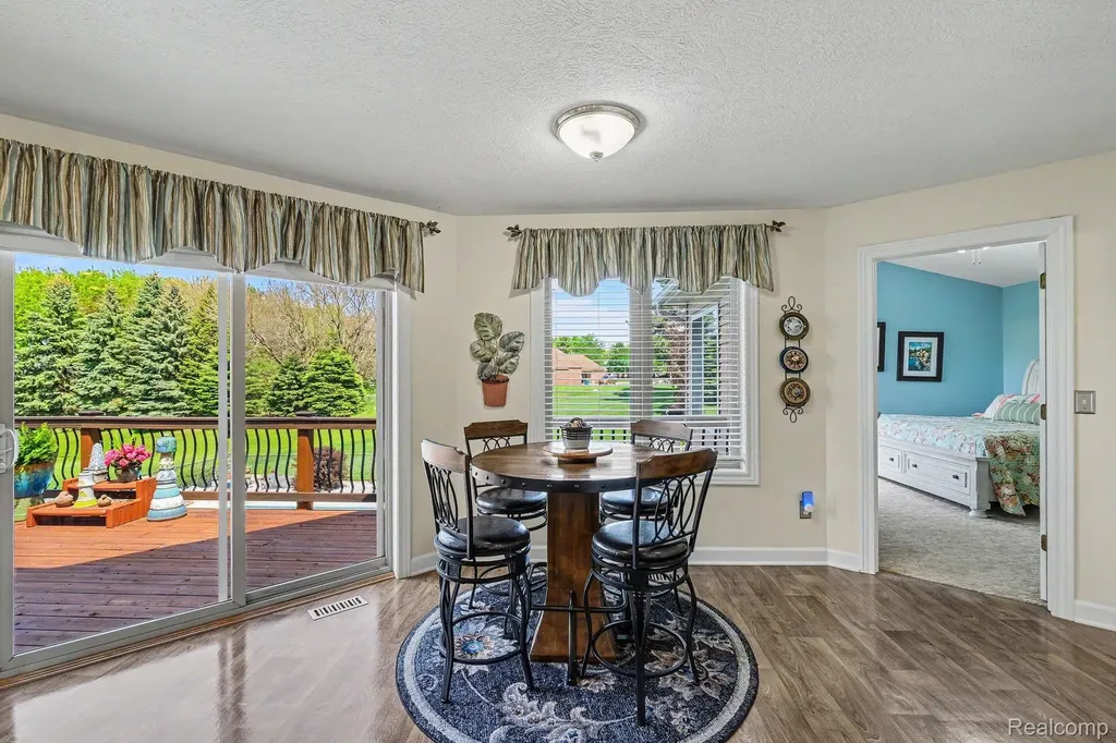 408 N Outlook Court Perry Township MI 48872