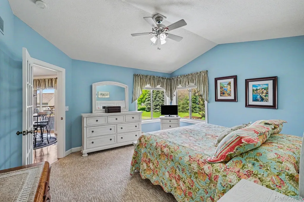408 N Outlook Court Perry Township MI 48872