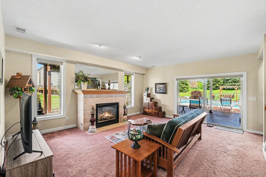 408 N Outlook Court Perry Township MI 48872
