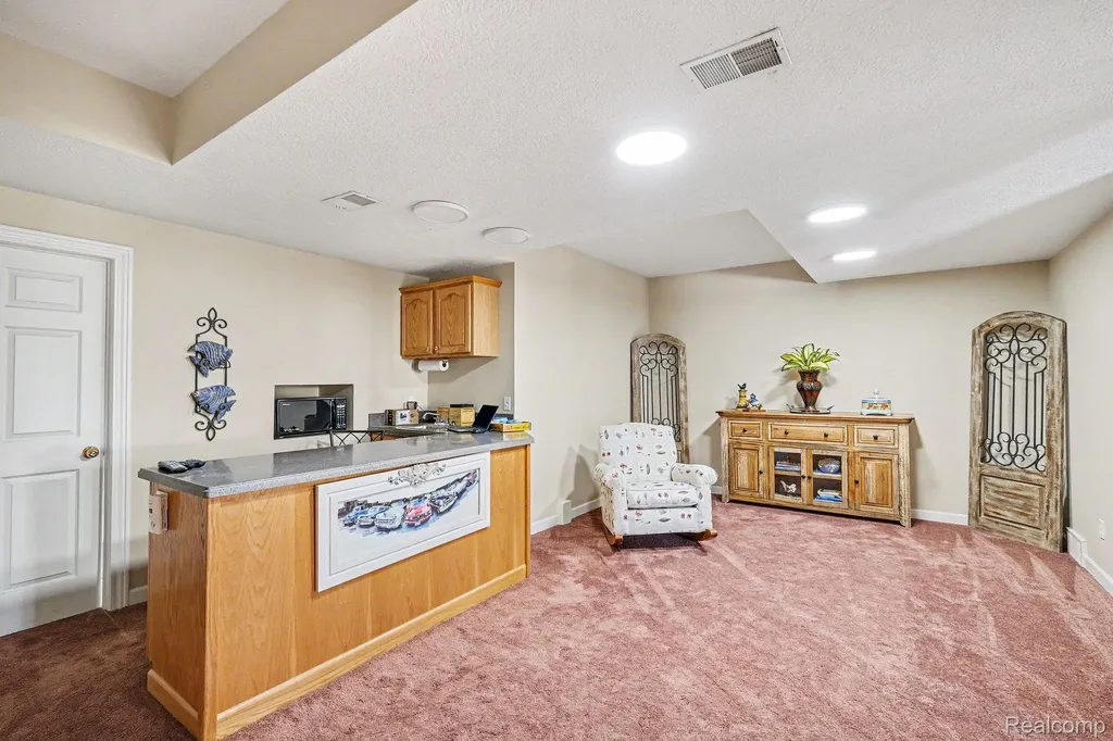 408 N Outlook Court Perry Township MI 48872