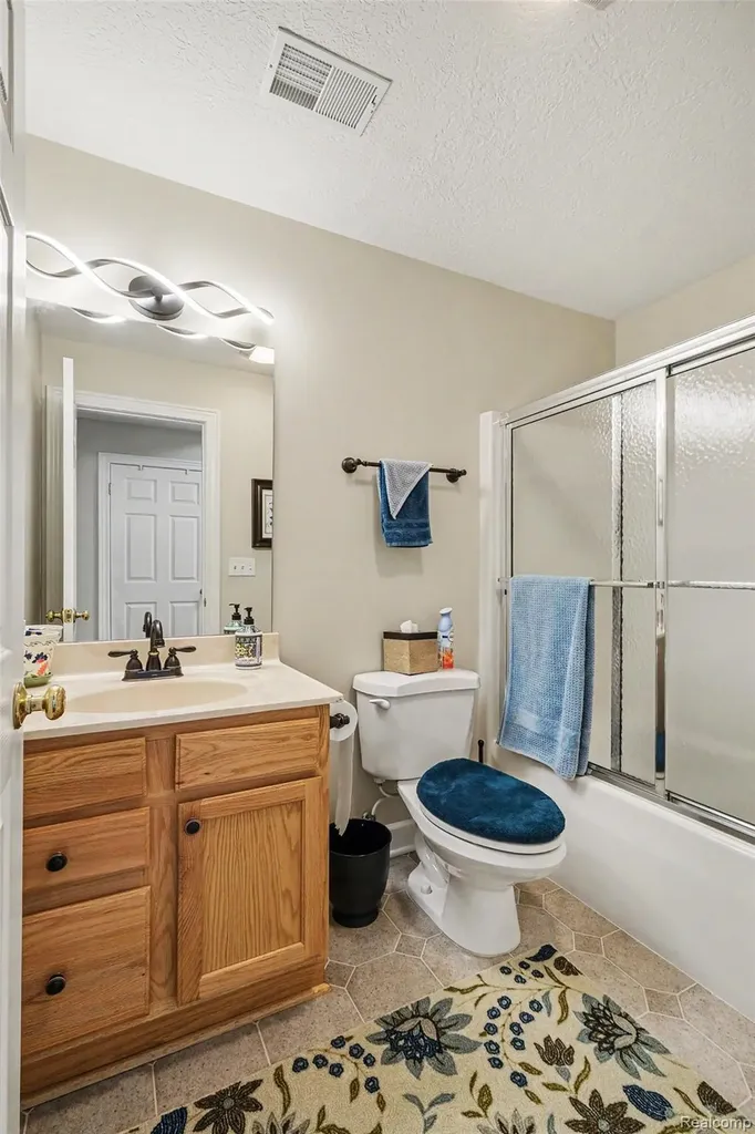 408 N Outlook Court Perry Township MI 48872