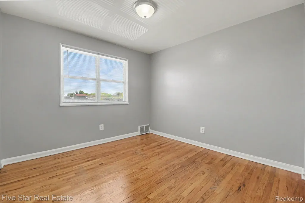 3370 Coolidge Highway Royal Oak City MI 48073