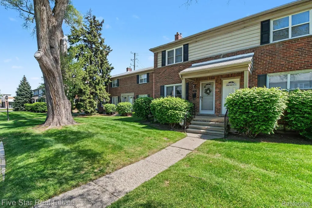 3370 Coolidge Highway Royal Oak City MI 48073