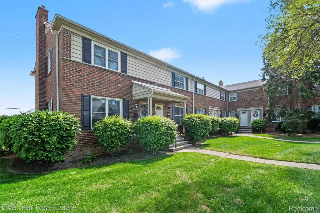 3370 Coolidge Highway Royal Oak City MI 48073