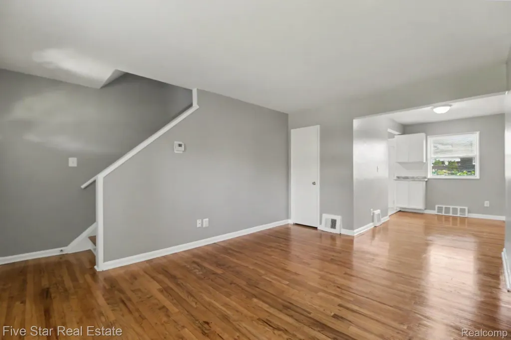 3370 Coolidge Highway Royal Oak City MI 48073