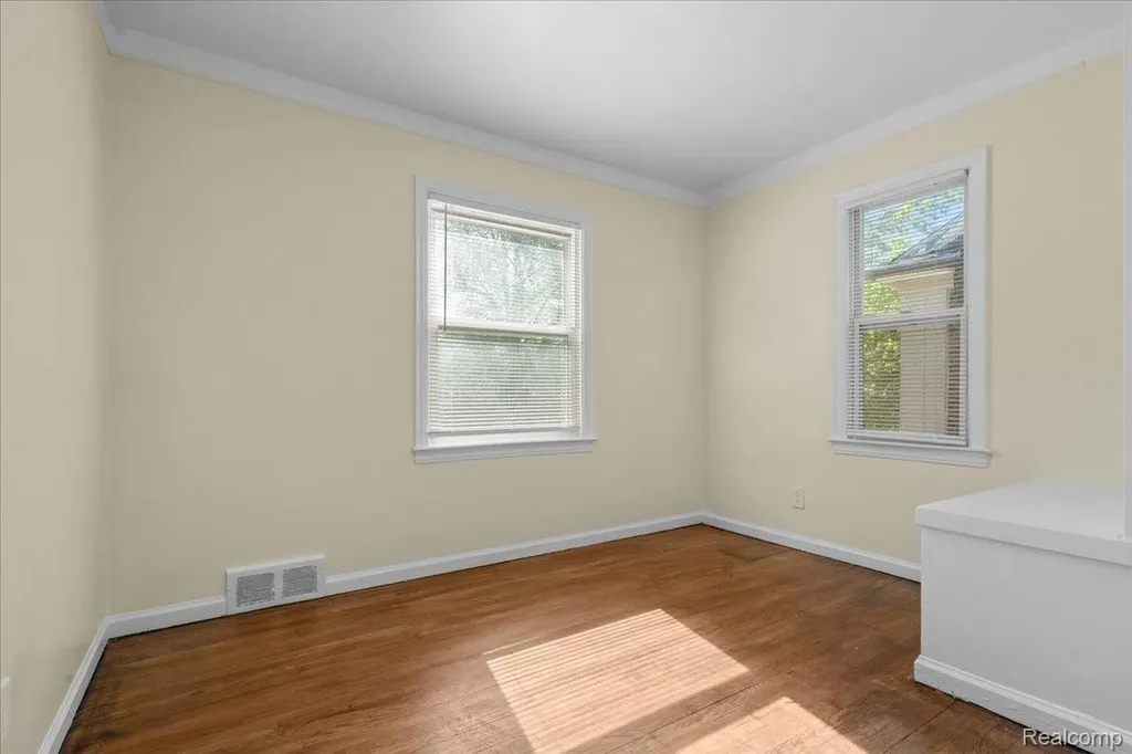 17217 Plainview Avenue Detroit City MI 48219