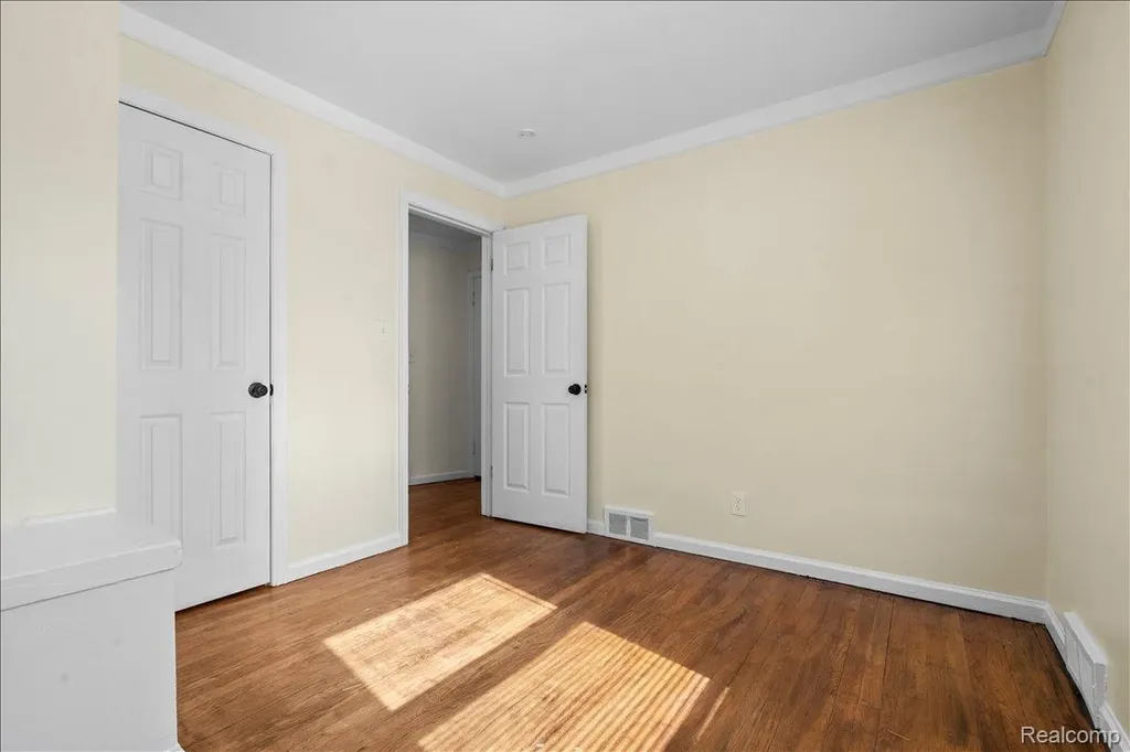 17217 Plainview Avenue Detroit City MI 48219