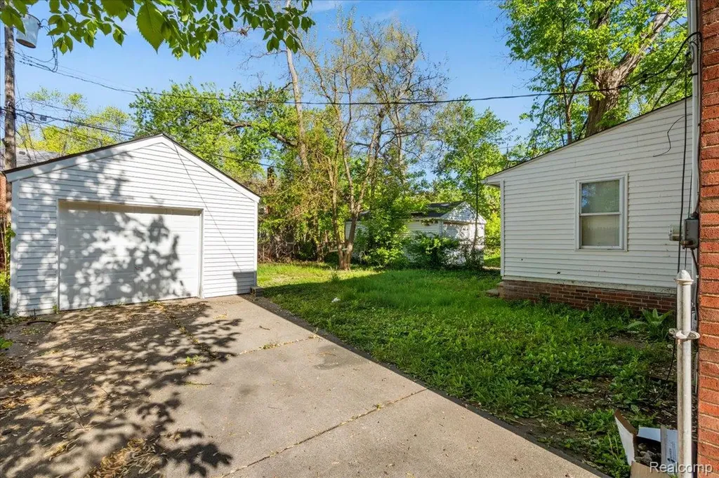 17217 Plainview Avenue Detroit City MI 48219