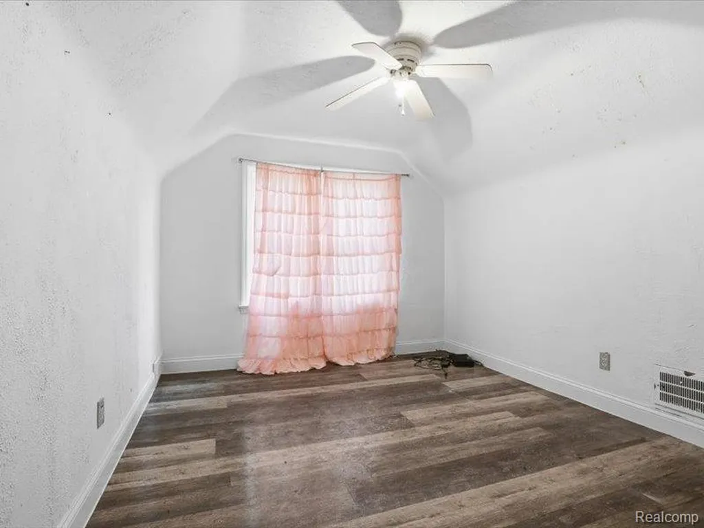 19417 Glastonbury Road Detroit City MI 48219