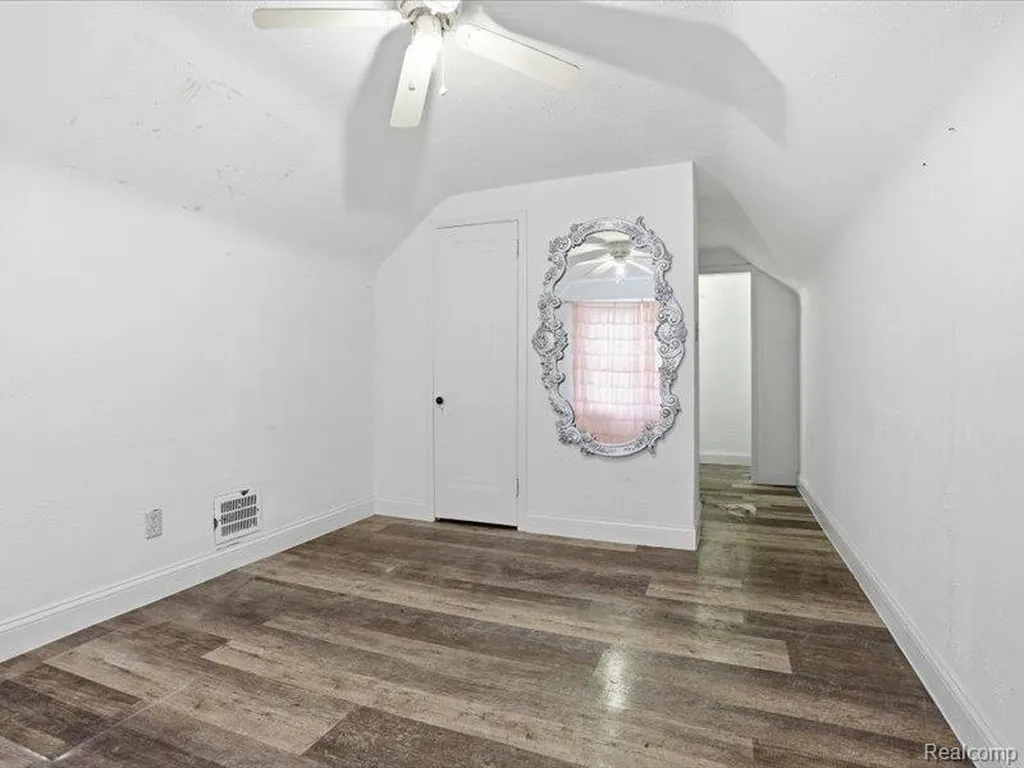 19417 Glastonbury Road Detroit City MI 48219