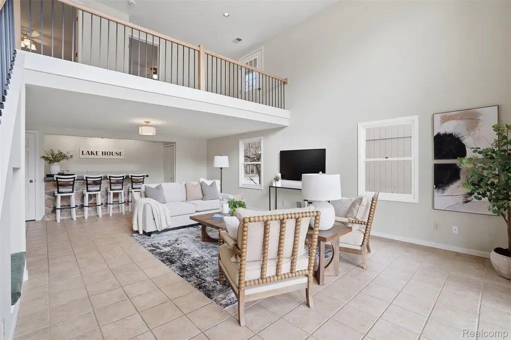 5370 Edgelake Drive Hamburg Township MI 48169