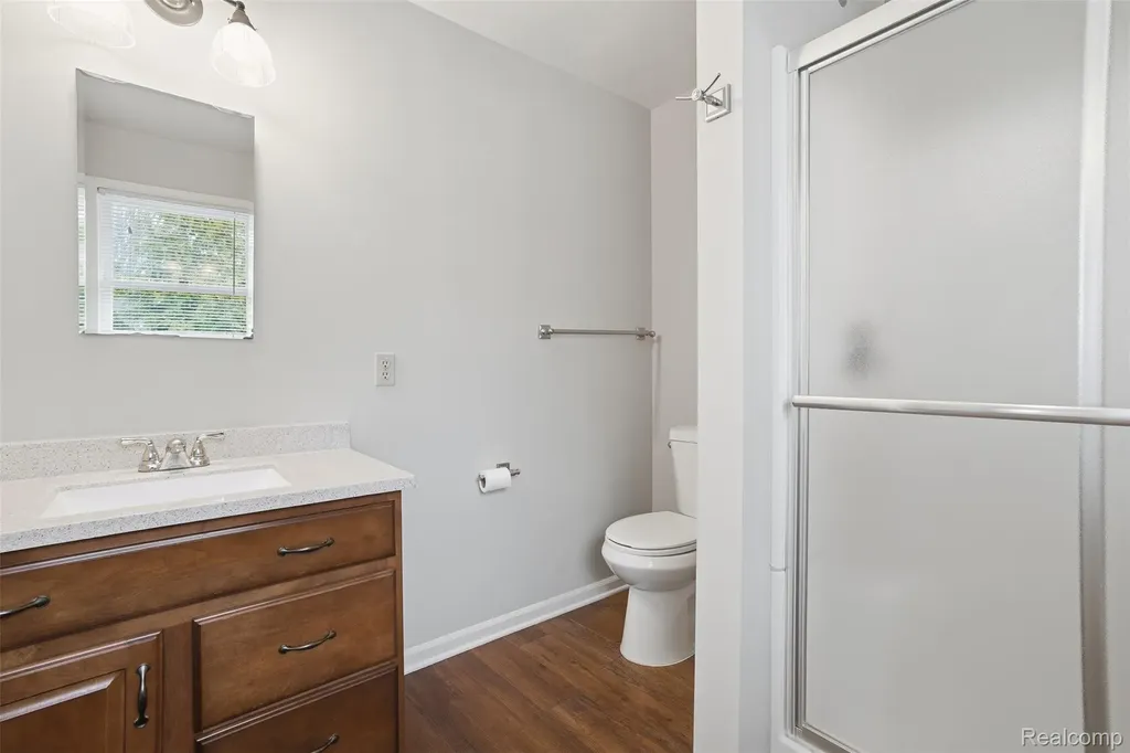 5370 Edgelake Drive Hamburg Township MI 48169
