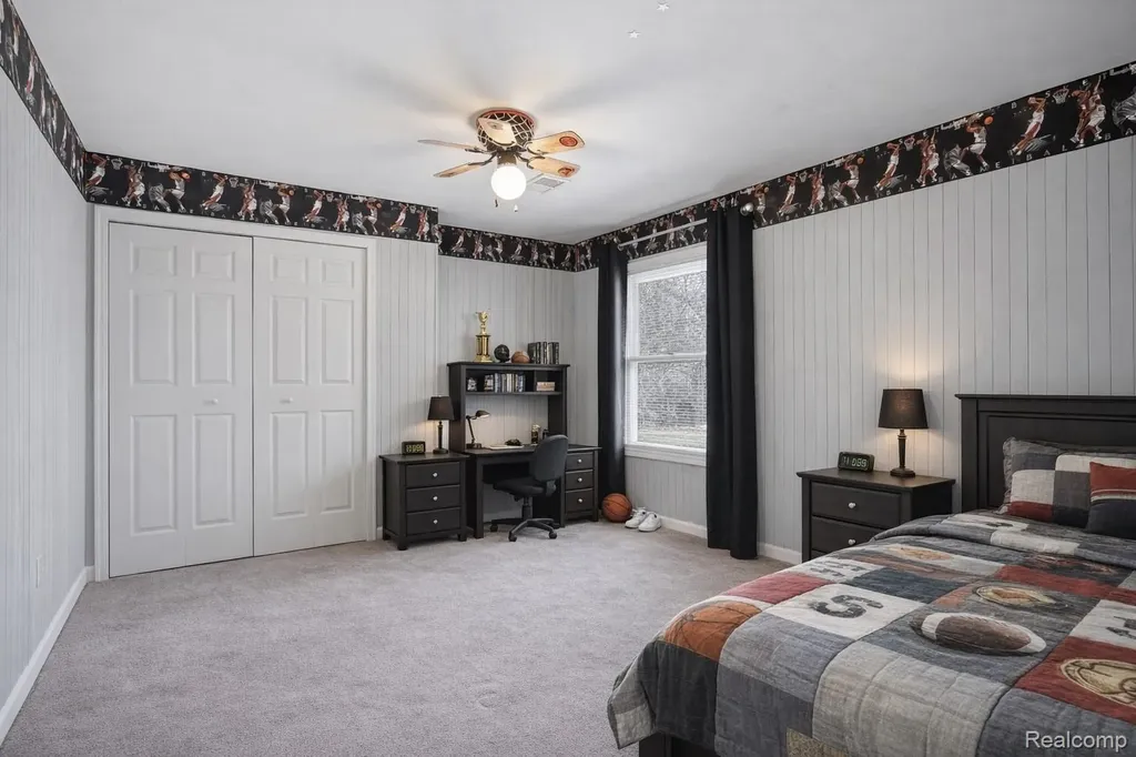 5370 Edgelake Drive Hamburg Township MI 48169