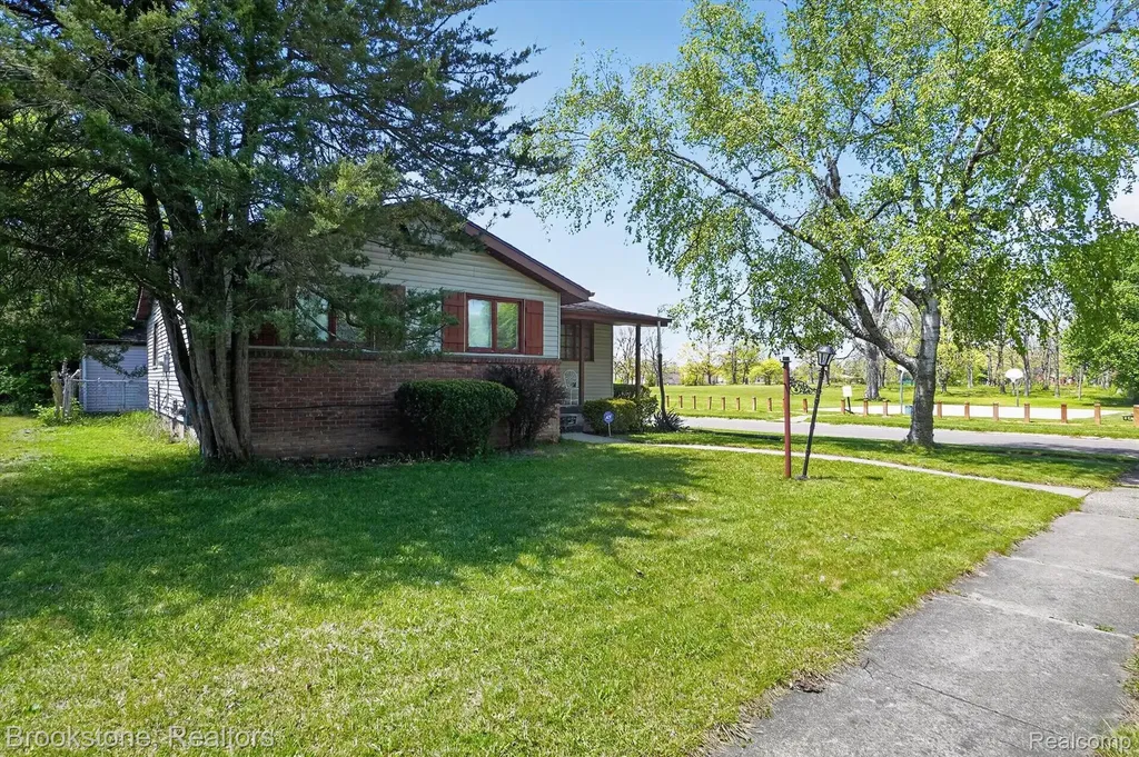 3921 Kellar Avenue Flint City MI 48504