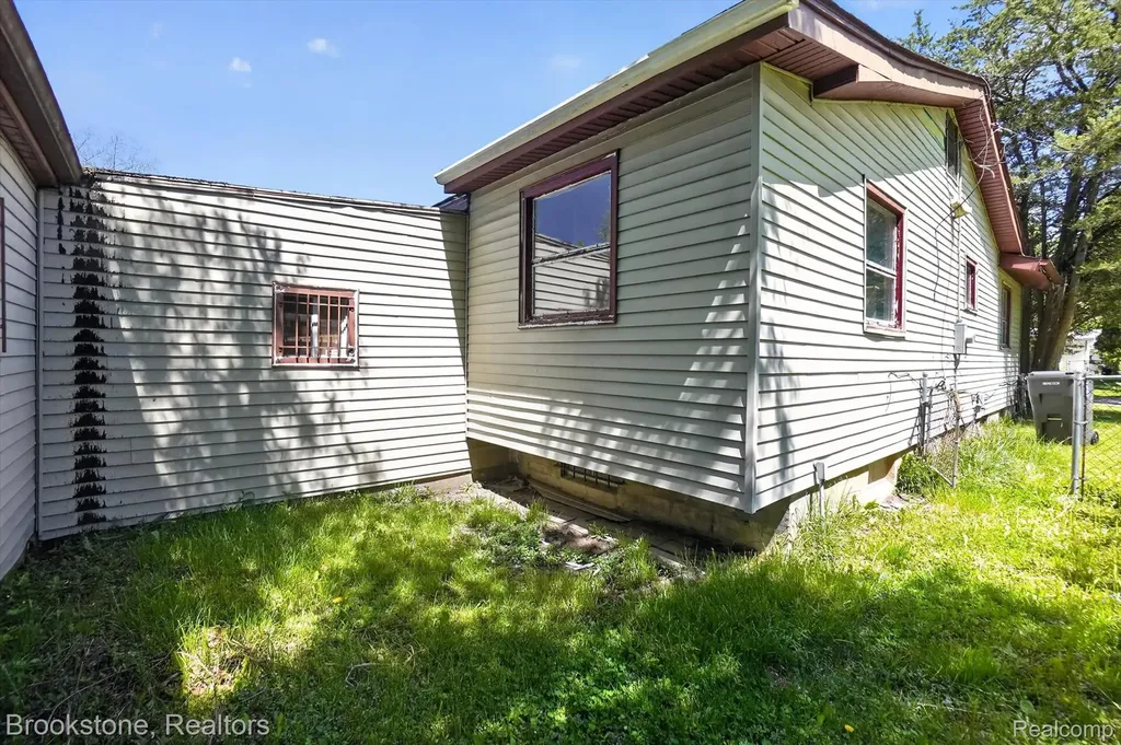 3921 Kellar Avenue Flint City MI 48504