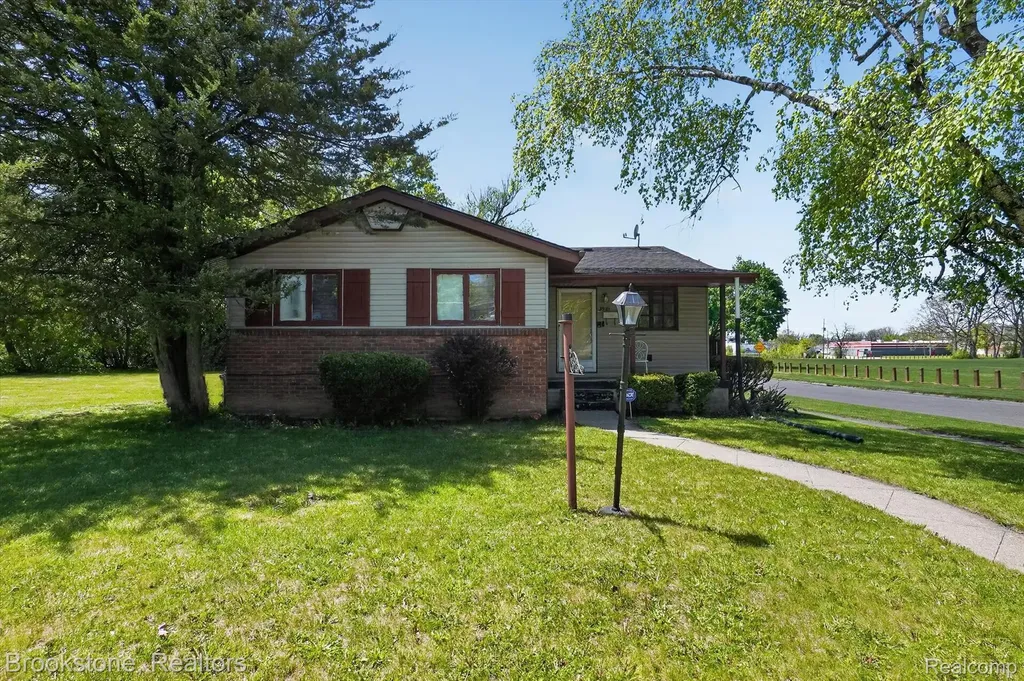 3921 Kellar Avenue Flint City MI 48504
