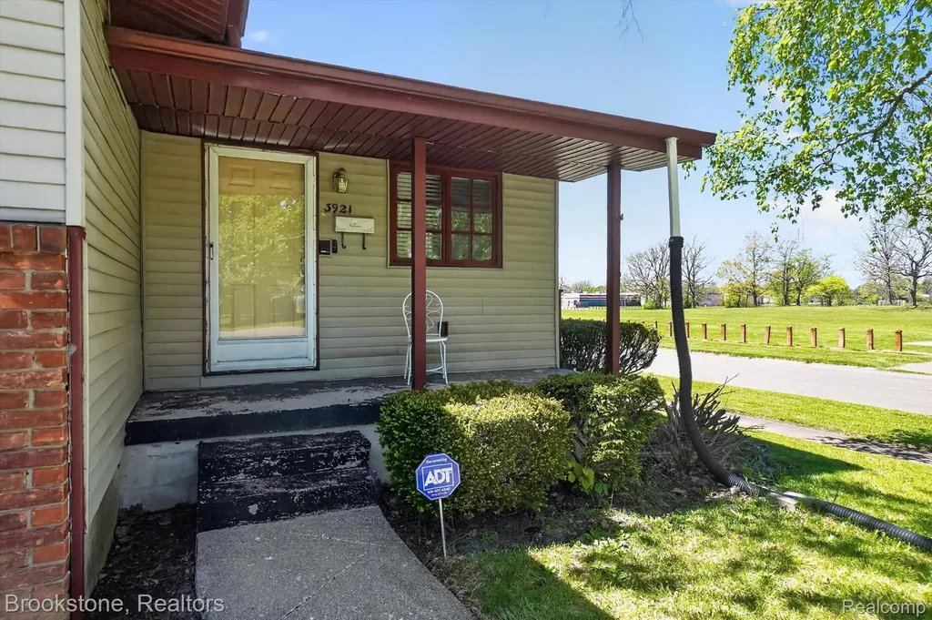 3921 Kellar Avenue Flint City MI 48504