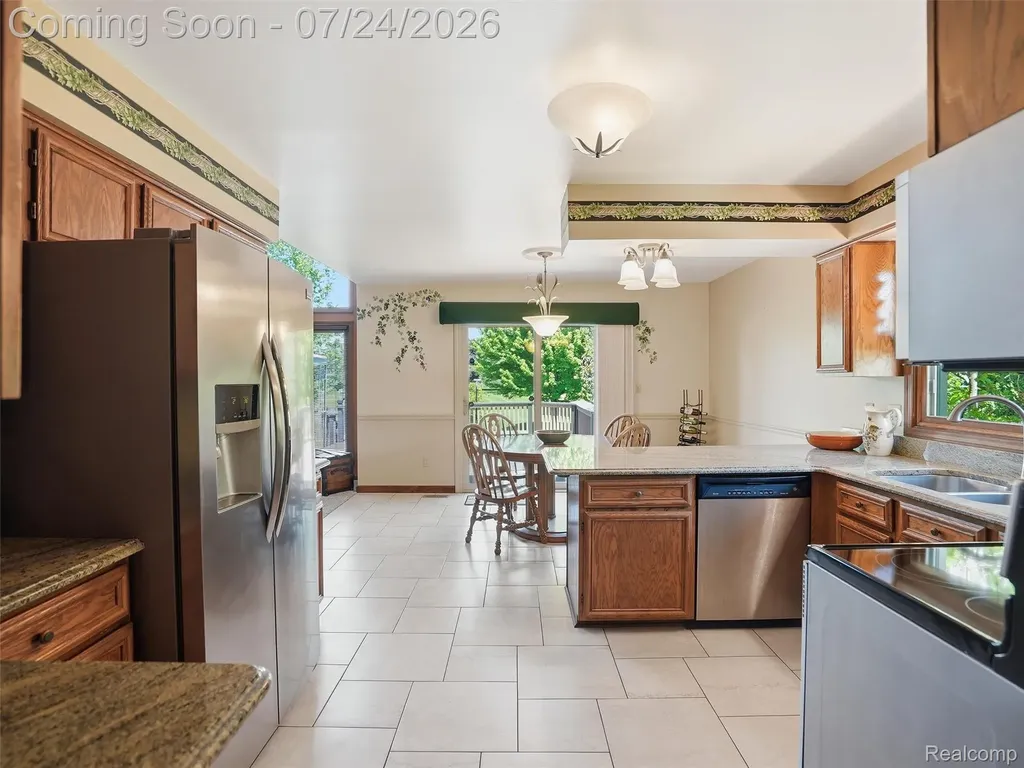 14949 Crofton Drive Shelby Charter Township MI 48315