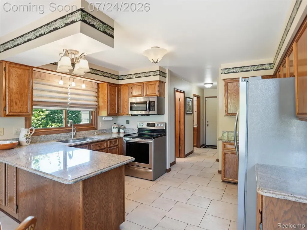 14949 Crofton Drive Shelby Charter Township MI 48315