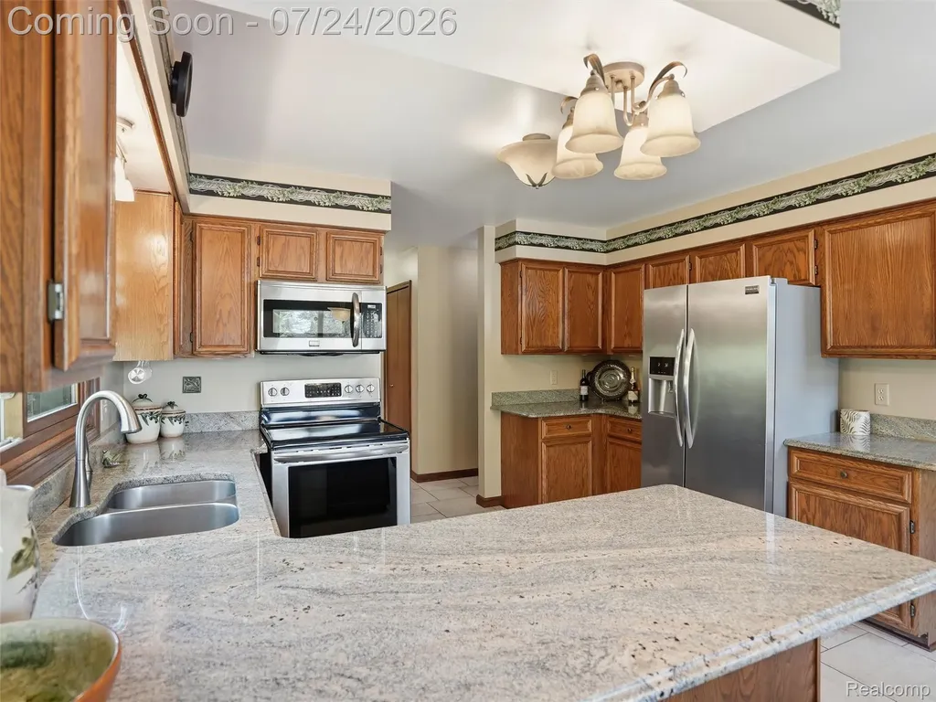14949 Crofton Drive Shelby Charter Township MI 48315