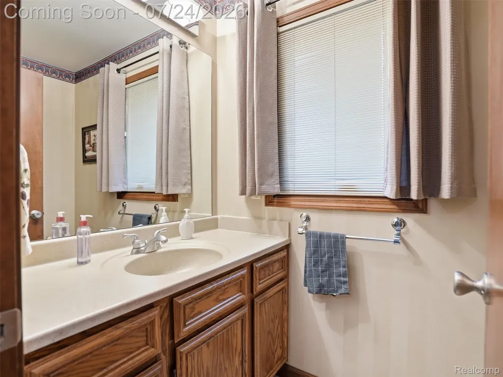14949 Crofton Drive Shelby Charter Township MI 48315