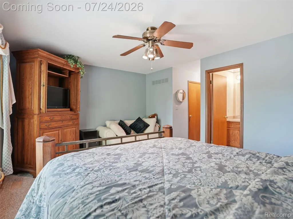 14949 Crofton Drive Shelby Charter Township MI 48315