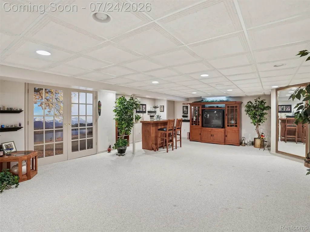 14949 Crofton Drive Shelby Charter Township MI 48315