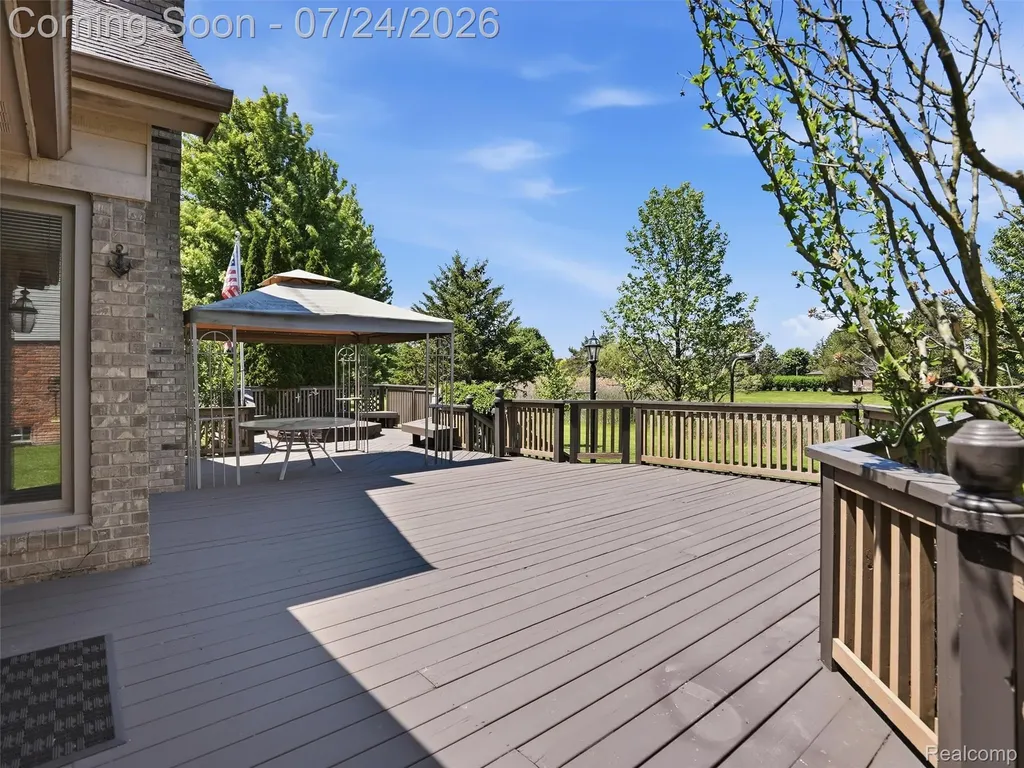 14949 Crofton Drive Shelby Charter Township MI 48315