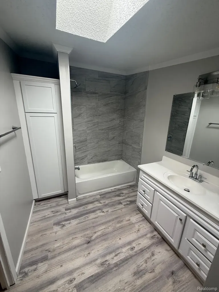 43505 Charlemagne Avenue Sterling Heights City MI 48314