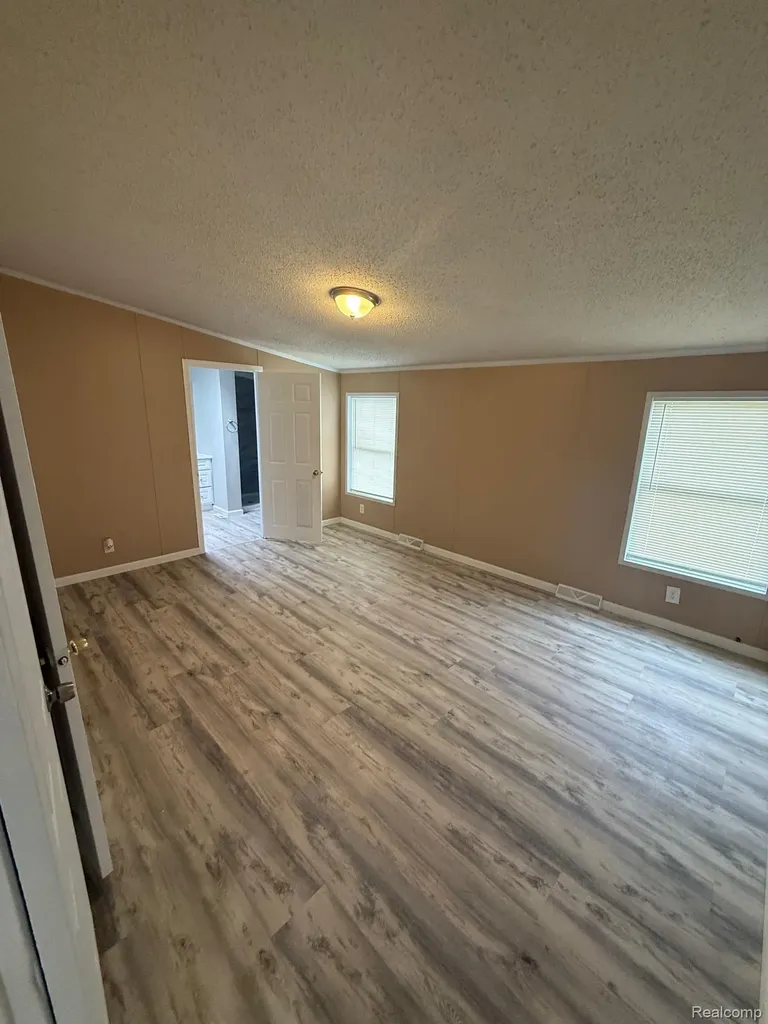 43505 Charlemagne Avenue Sterling Heights City MI 48314