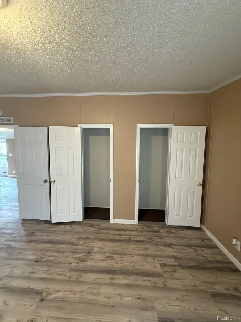 43505 Charlemagne Avenue Sterling Heights City MI 48314