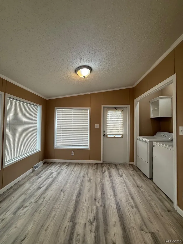 43505 Charlemagne Avenue Sterling Heights City MI 48314