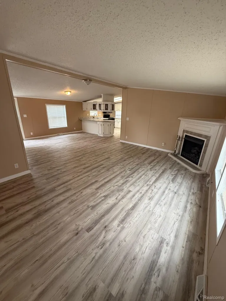 43505 Charlemagne Avenue Sterling Heights City MI 48314