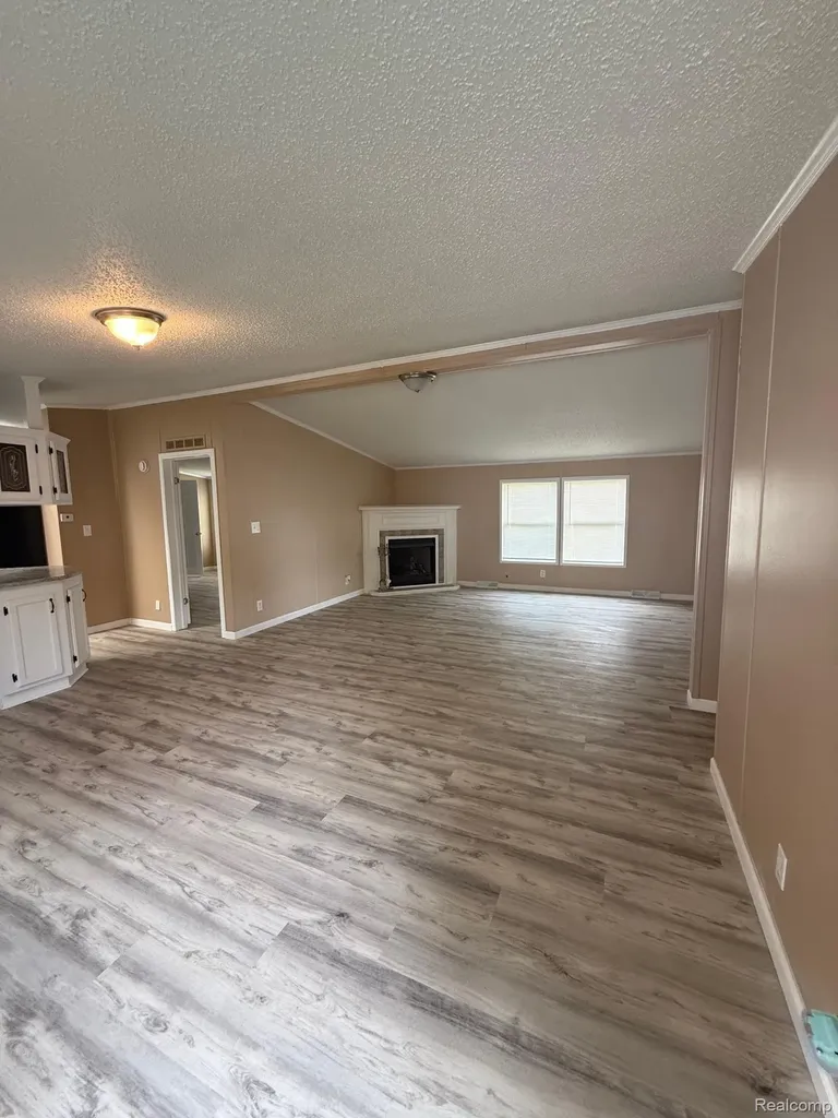 43505 Charlemagne Avenue Sterling Heights City MI 48314