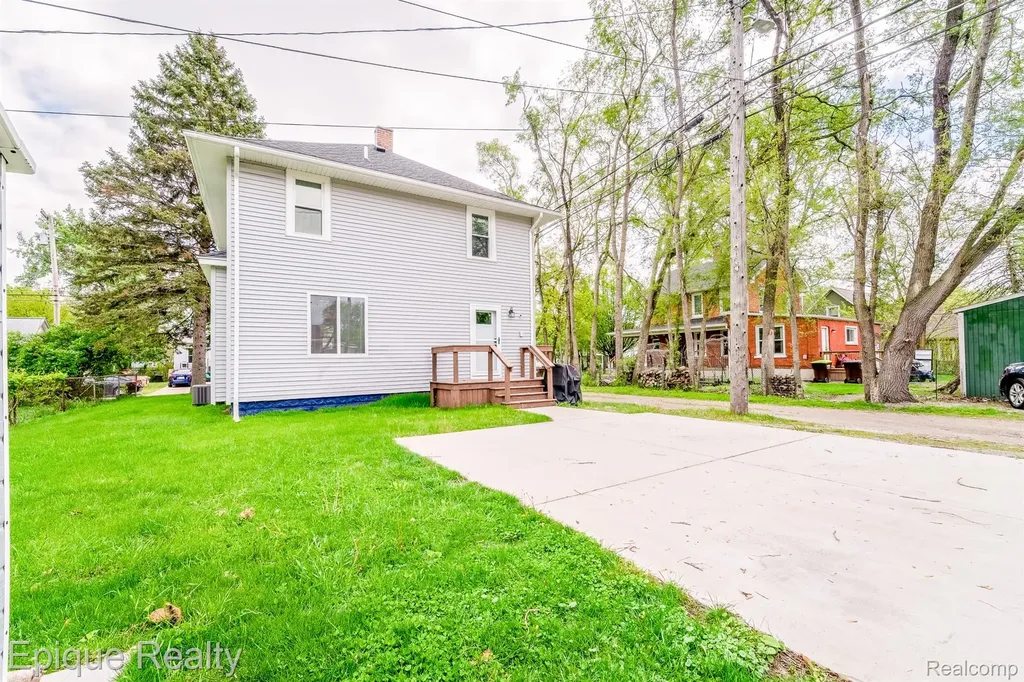 616 Hubble Street Monroe City MI 48161