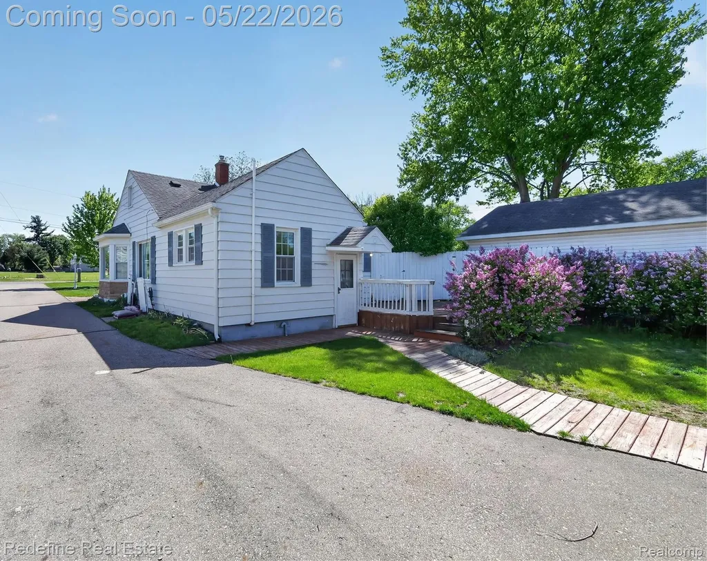 3207 Waukegan Street Auburn Hills City MI 48326