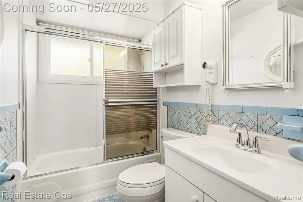 29737 Brandt Court Garden City City MI 48135