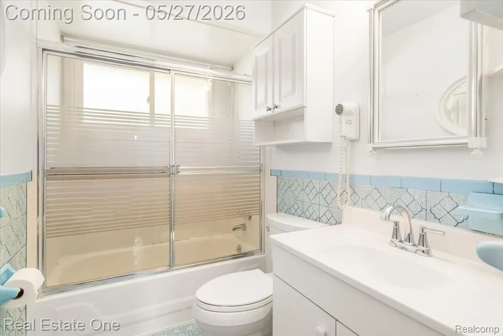 29737 Brandt Court Garden City City MI 48135