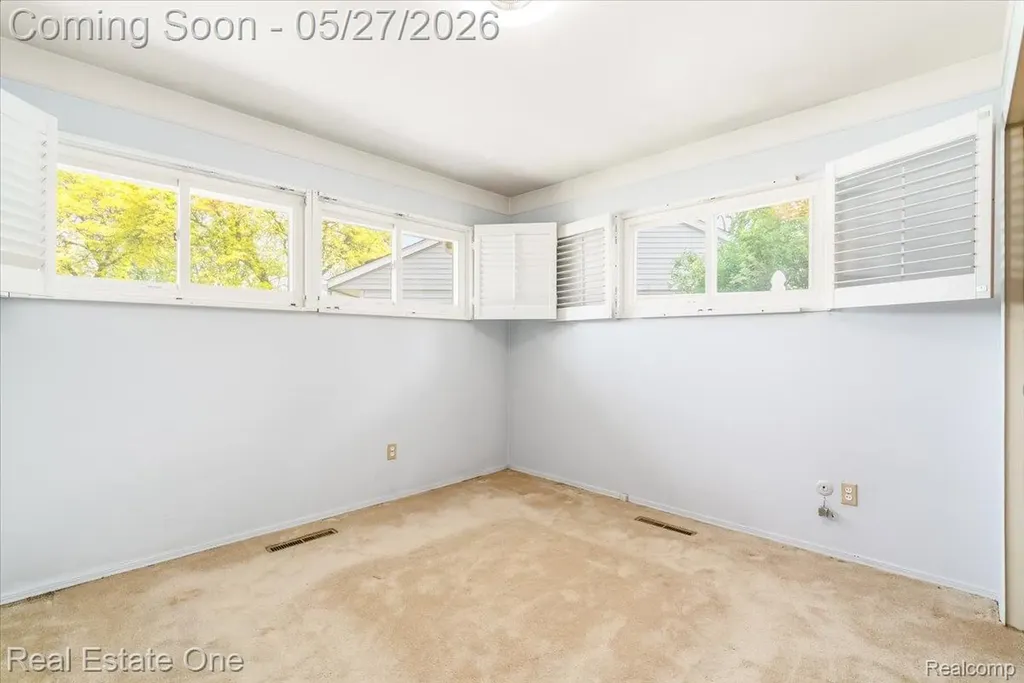 29737 Brandt Court Garden City City MI 48135